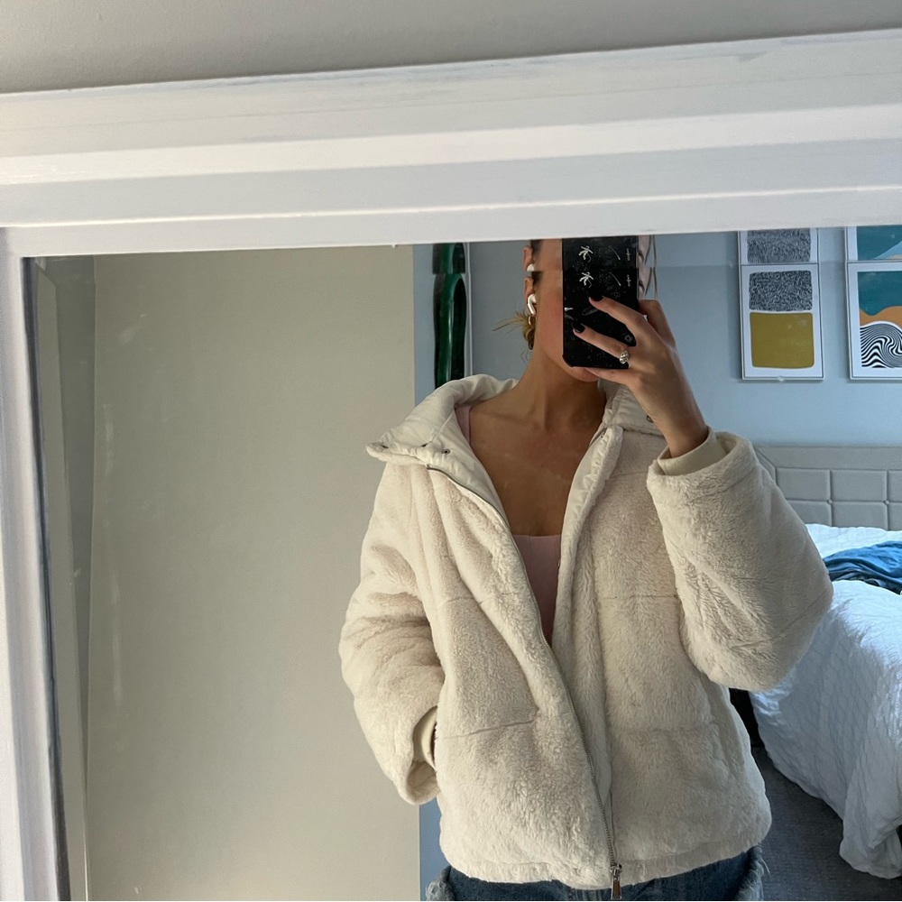 pull&bear fluffy white coat